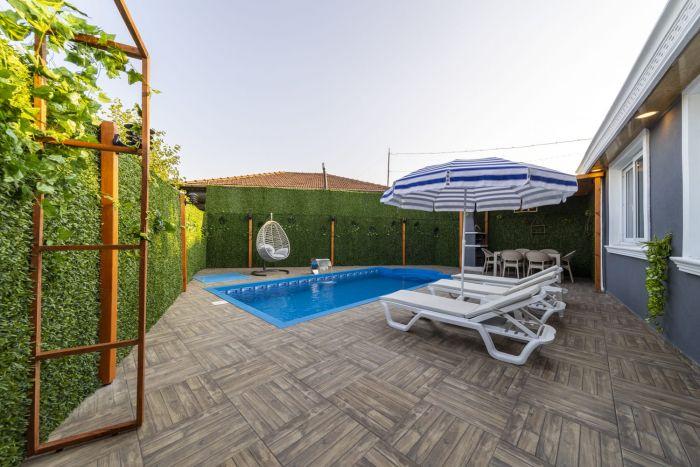 Villa with Private Pool near Airport in Muratpasa