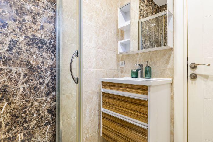 Our house offers the option of a hot shower, allowing you to enjoy a warm and refreshing bath.