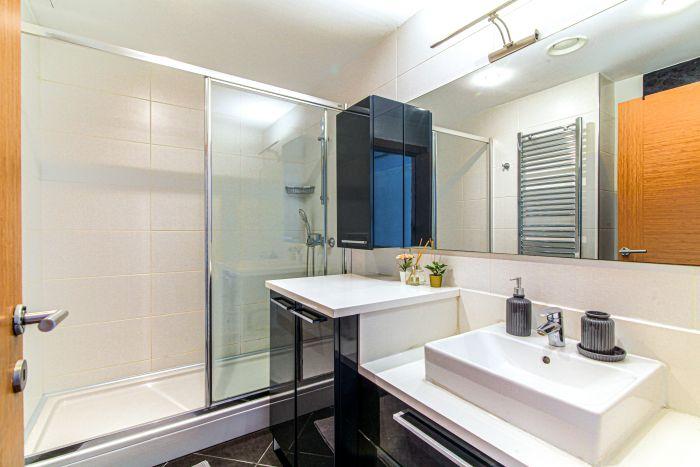 Modern-designed bathroom offers you a total comfort. 