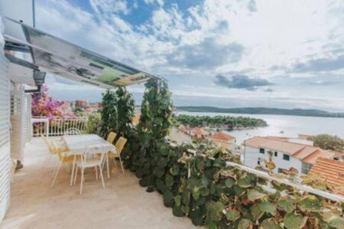 Flat with Sea View Balcony Near Beach in Trogir