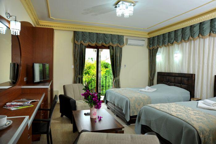 Room with Pool 5 min to Beach in Kyrenia