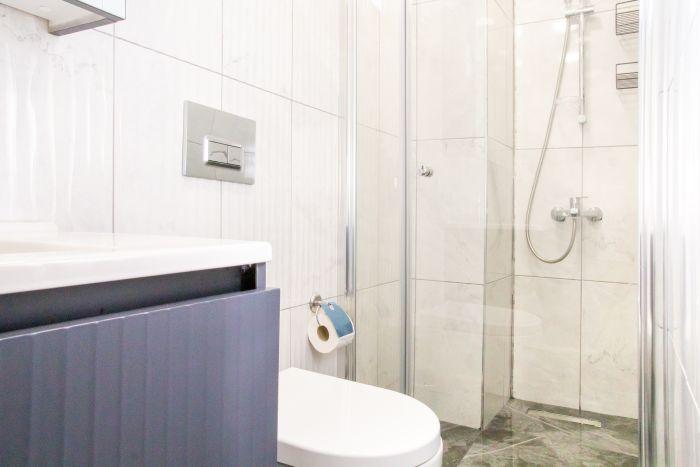 A tidy shower cabin and hot water ready for your relaxation…