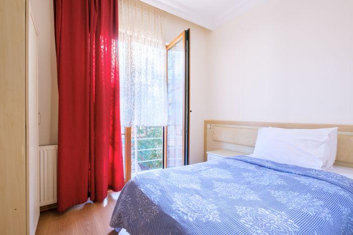 Unwind in our well-appointed bedroom with a comfortable single bed and charming decor.