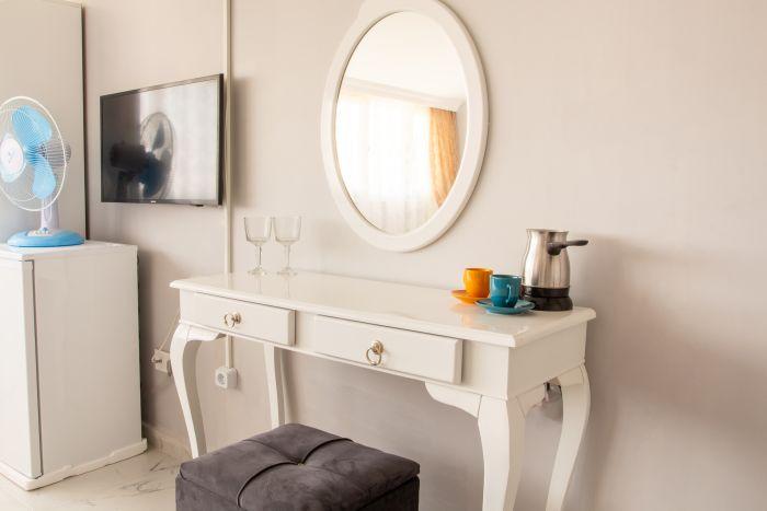 A make-up table is also at your service to show your style in Izmir!