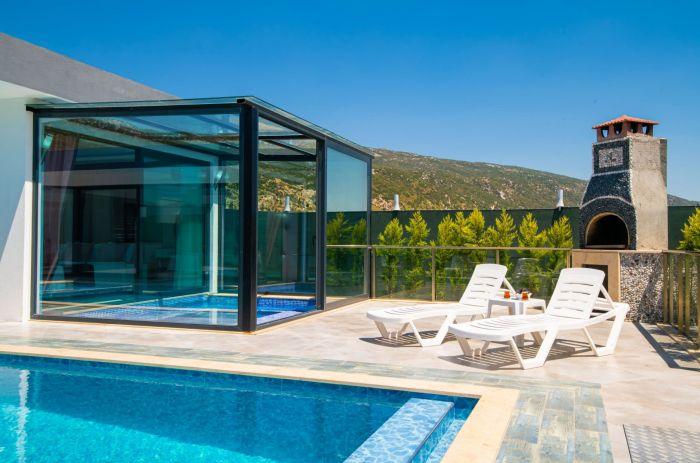 Kaş'ta Doğayla İç İçe Özel Havuzlu Görkemli Villa | Önal Villa
