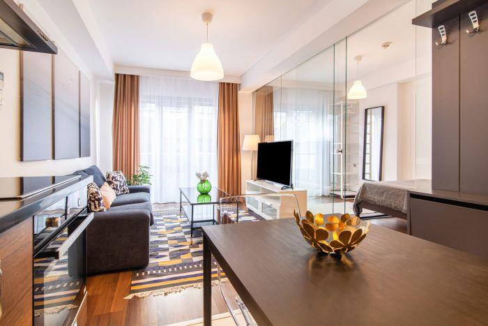 Chic Residence Flat 5 min to City's Mall and Metro