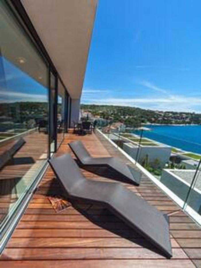 Luxurious Sea view Penthouse By Beach in Primošten