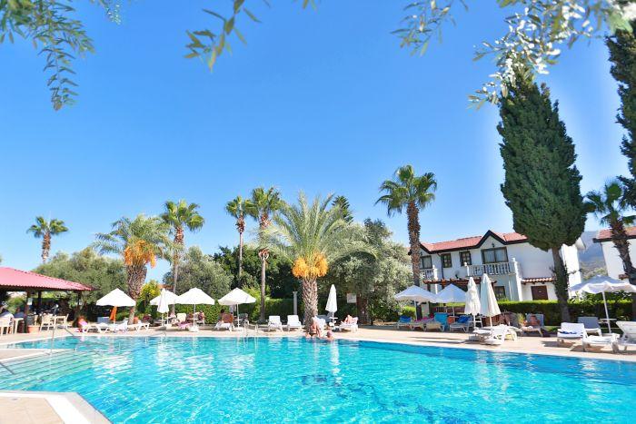 How about enjoying the pool in the lovely weather of the Mediterranean?