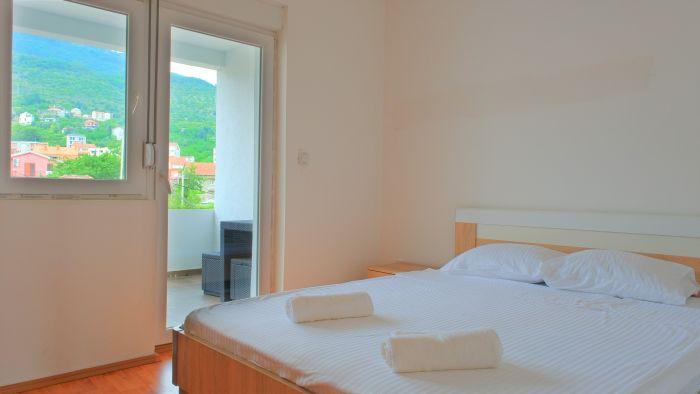 Sea View Flat with Balcony Near Port in Tivat
