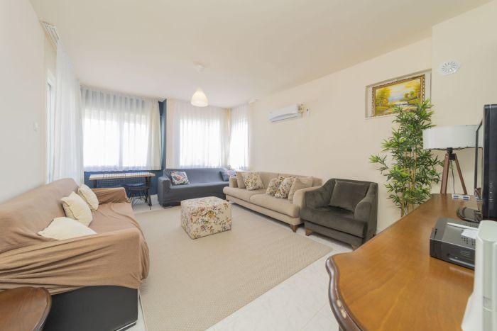 There is enough room for everyone in our spacious and comfortable living room.
