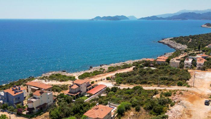 You will be only 1 minute from the magnificent Mediterranean Sea from our villa.