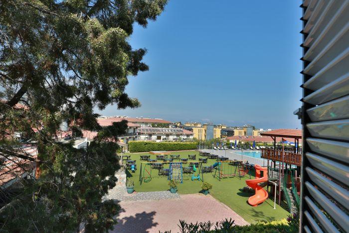 House w Pool, Balcony 5 min to Beach in Kyrenia