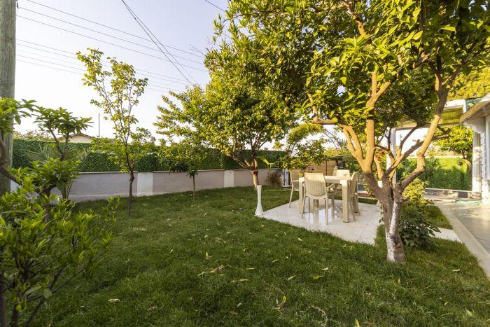 Villa with Private Pool near Airport in Muratpasa
