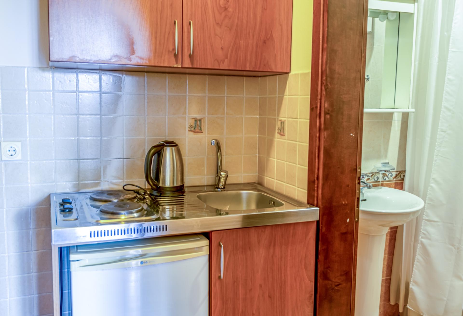 You will have access to a mini fridge, kettle, electric cooktop, and other essentials to prepare quick snacks.