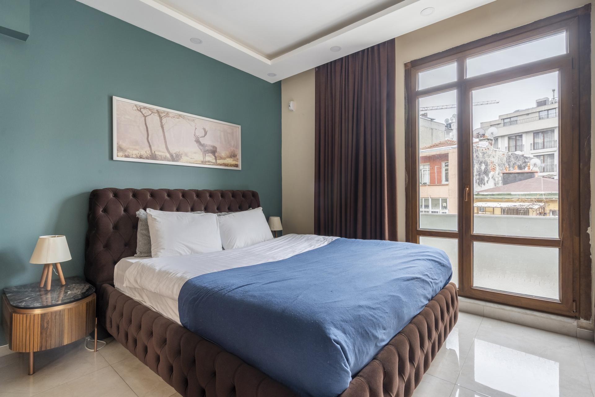 A big comfy bedroom awaits you…