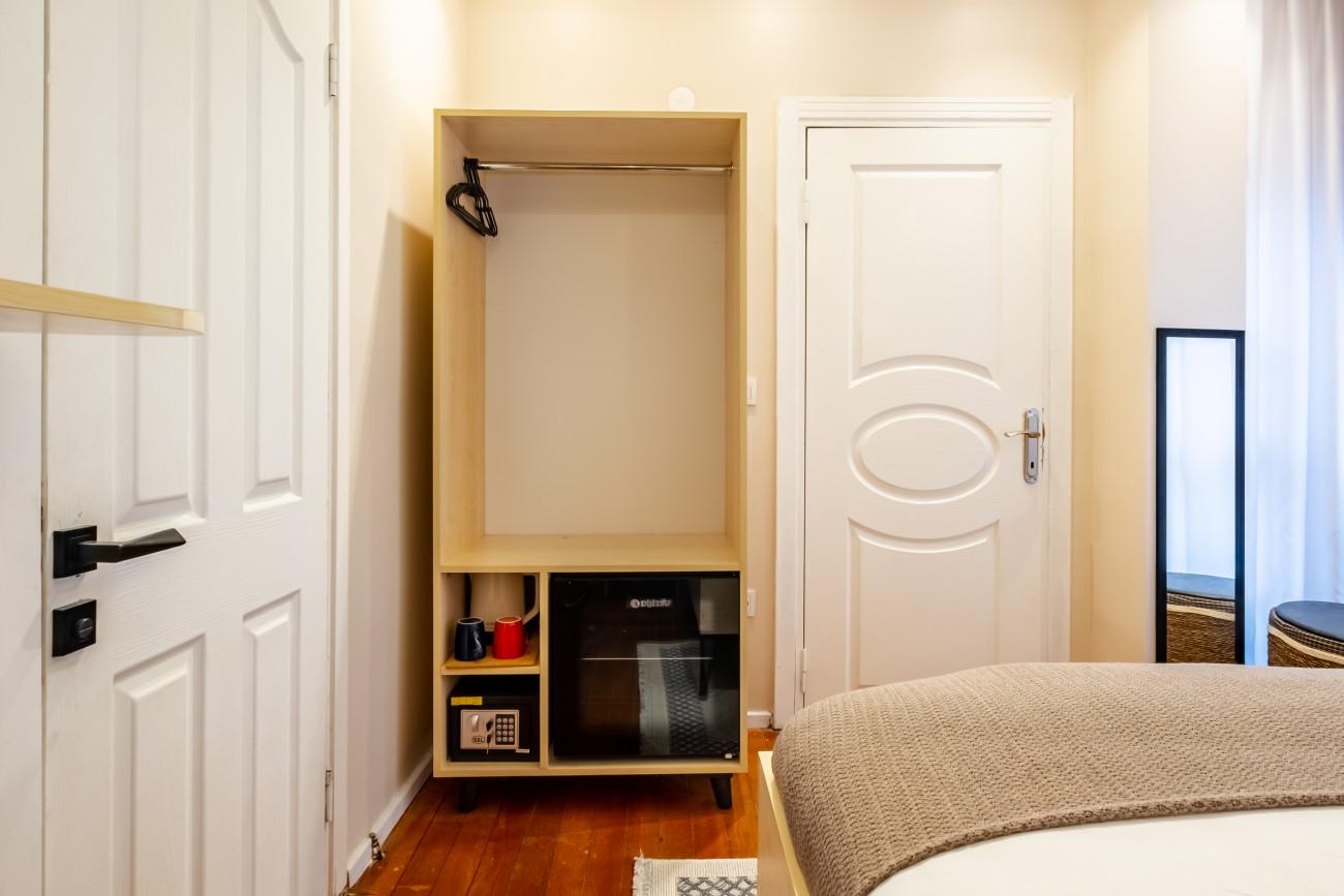 There is more than enough storage space for your belongings.