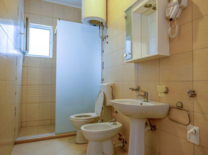 All hygienic products will be provided in our functional bathroom.