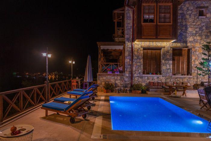 Selimiye'de Büyüleyici Manzaralı Şık Oda | Villa Bakacak-Zeytin