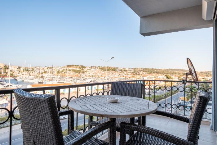 Take a look at Çeşme from your balcony with a sea view!