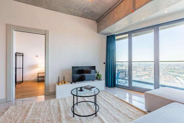 Our apartment has a refreshing atmosphere thanks to large windows and an amazing city view.