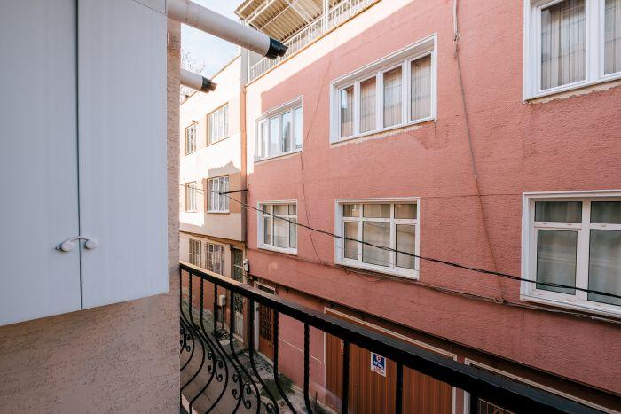 Modern Flat with Balcony in Bursa