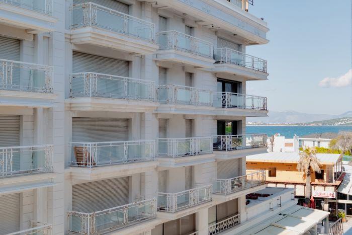 Luxury Suite w Balcony 5 min to Beach in Cesme