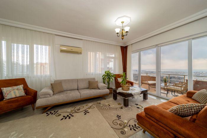Apartment with Panoramic City View in Kepez