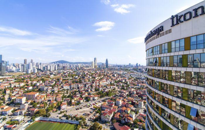 Central Flat with Amazing City View in Atasehir