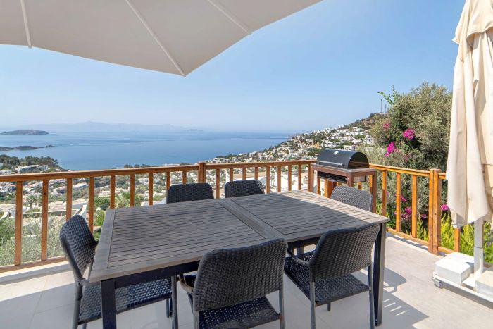 Sea View Flat with Terrace 3 min to Beach
