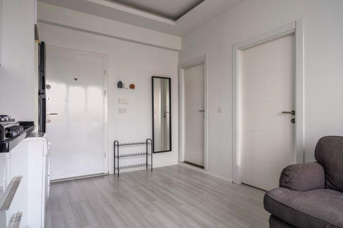Book now for this modern and comfortable flat suitable for short-term rental in Beylikduzu!