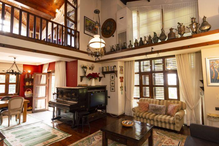 With its ethnic accessories and charming details, this house is designed to impress you.