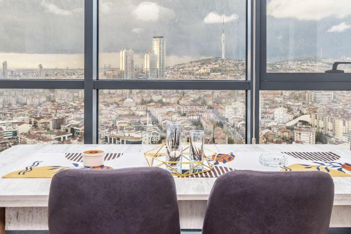 Start your day here with a pleasant breakfast with a magnificent view of the city.