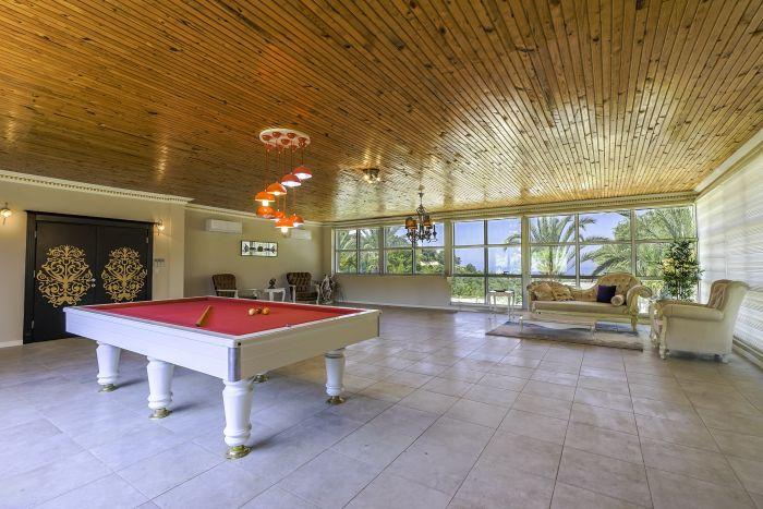 Challenge your friends to a game of pool in our stylish villa - your vacation just got a whole lot more exciting.