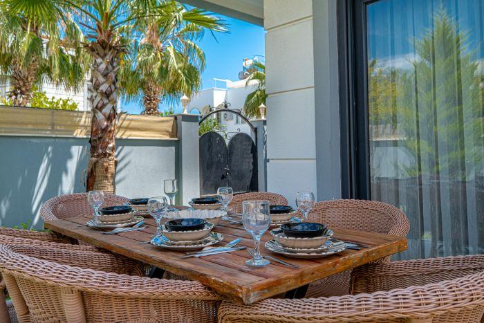 Enjoy delightful breakfasts and dinners on your patio, surrounded by your loved ones.