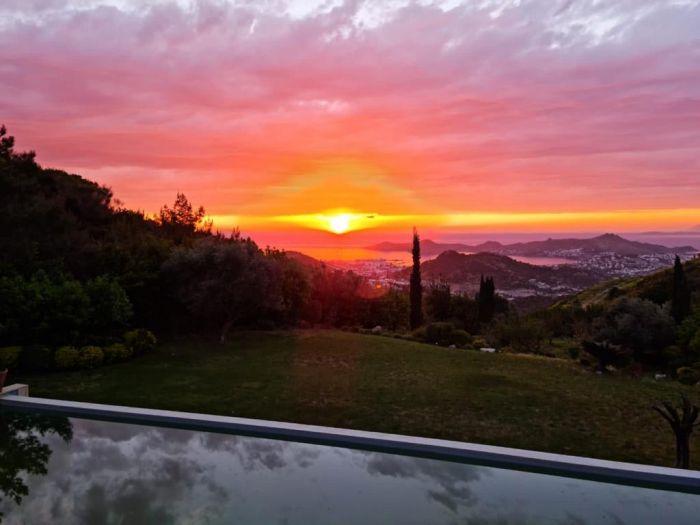 You'll witness the most impressive sunsets in our home.