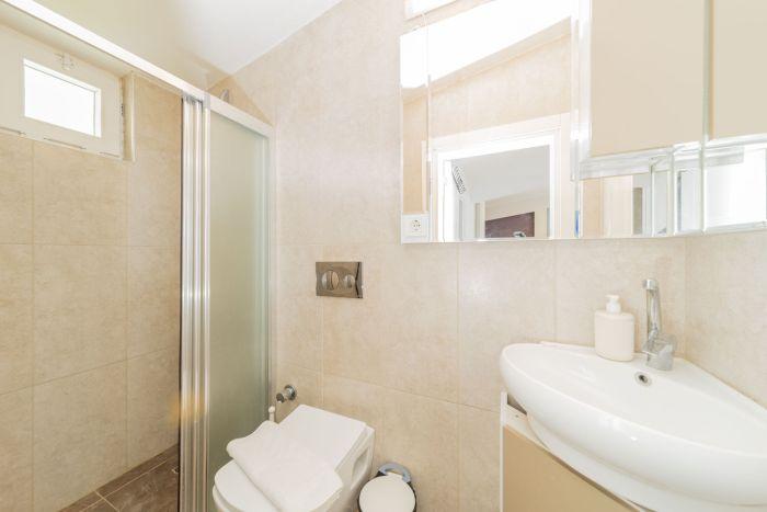 This house features a second bathroom for large group of guests.