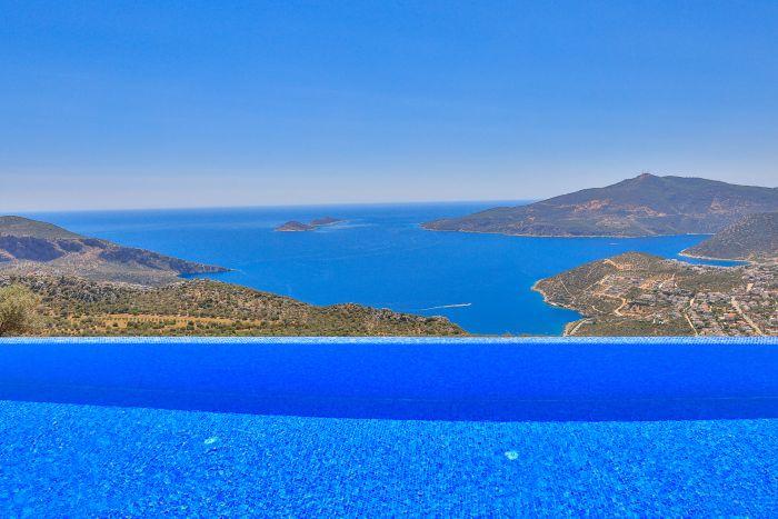 Antalya Kalkan'da Kaputaş Plajı'na Yakın Deniz Manzaralı ve Havuzlu Lüks Villa | Villa Sovereign