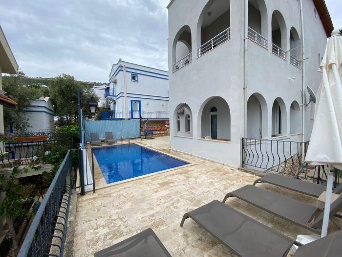 Flat with Shared Pool and Garden in Kalkan Antalya
