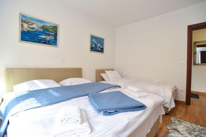 Flat with Terrace 4 min to Beach in Bar