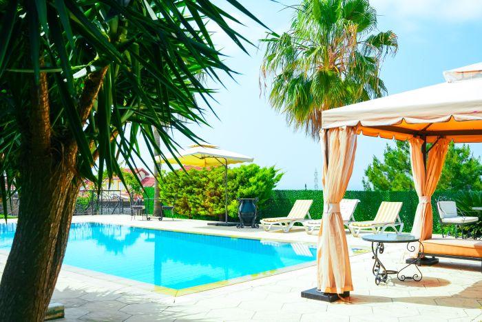 Girne'de Plaja Yakın, Havuzlu ve Bahçeli Lüks Dubleks Villa | Fajne
