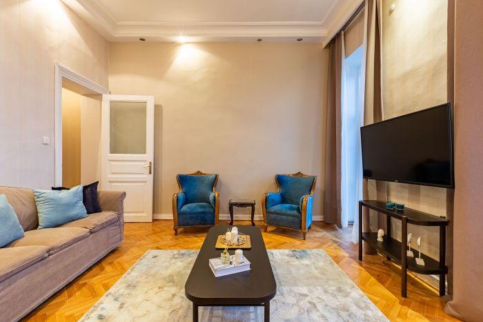 Historical Flat with a Lovely Sea View in Beyoglu
