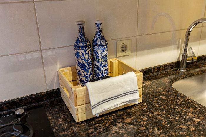 There are some amenities in the kitchen that represents Turkish tile art.