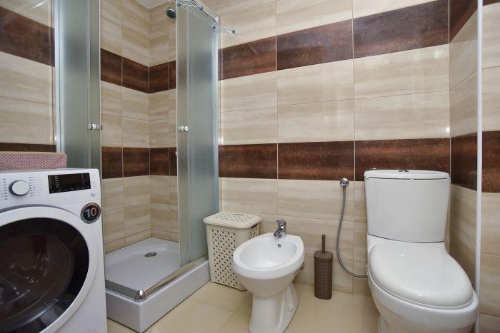 Refresh yourself with the spacious shower cabin and the hygiene set that contains everything you will need!