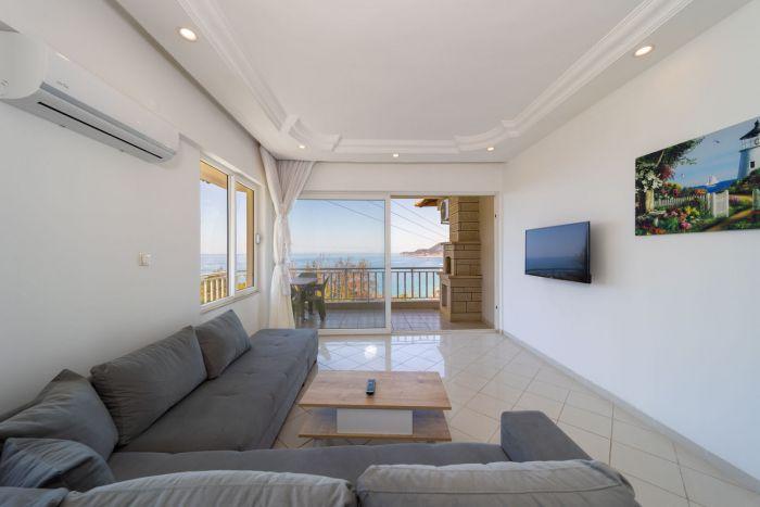 The beauty of Alanya's coasts floats in our flat.