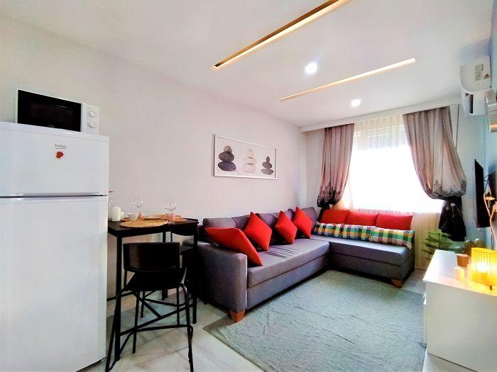 Those looking for a vacation rental in Muratpasa should not miss our central flat!