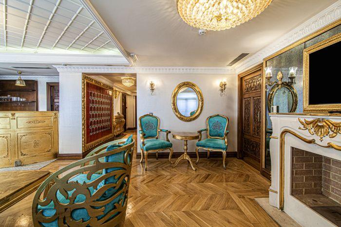 The interior represents the glamor of the late Ottoman Empire. 