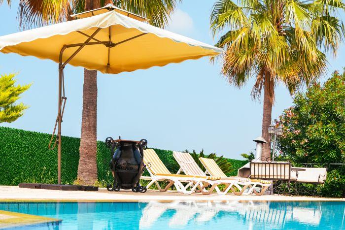 Luxury Villa w Pool, Garden Near Beach in Kyrenia