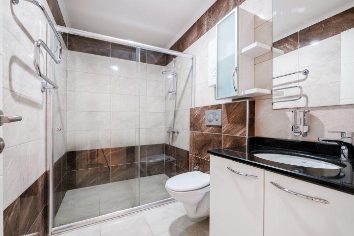 A spacious shower cabin awaits you here.