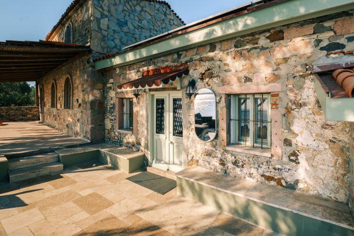 Let's discover our traditional stone house in detail.