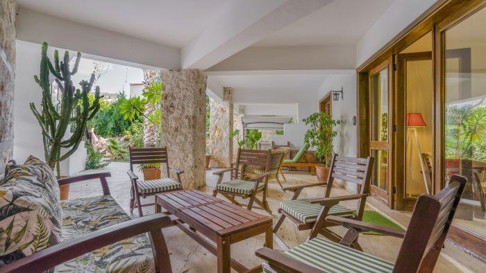 House with Private Pool and Garden 4 min to Beach